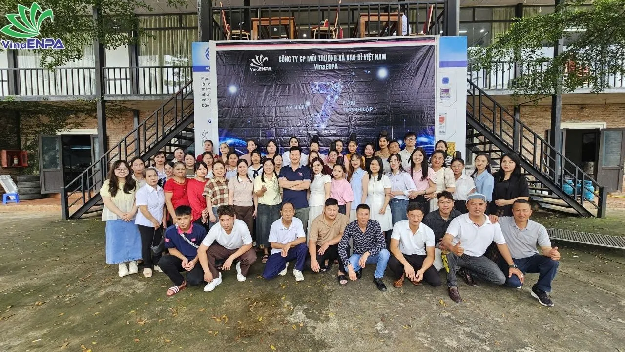 chup-anh-luu-niem-tai-le-ky-niem-7-nam-thanh-lap-vinaenpa